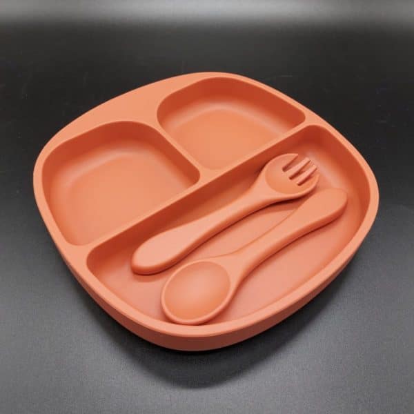 Kai & Ben Silicone Plate with Utensils in Rust